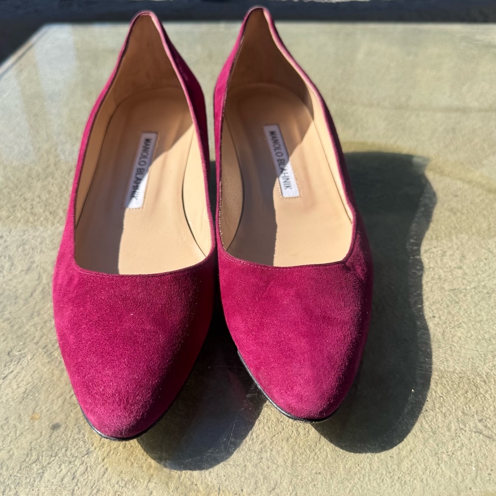 Manolo Blahnik Women's Magenta Listony Heels
